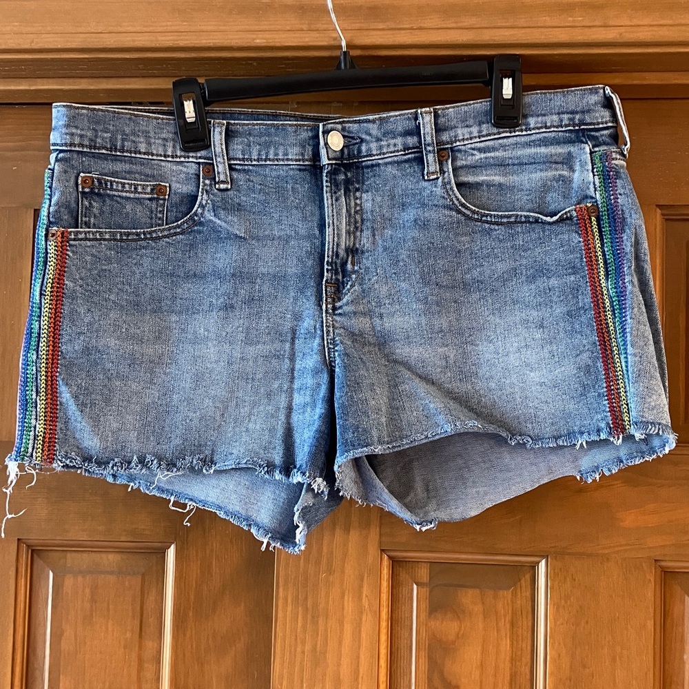 GAP Blue Jean Shorts with rainbow 🌈 embroidery size 32 EUC